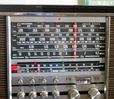 grundig stereo concert-boy transistor 4000 radio dial closeup